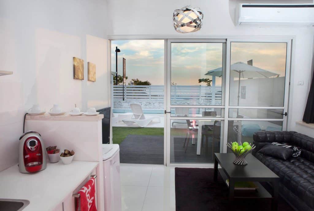 וילה וי חד נס