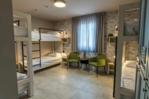 Elrom- Country lodging