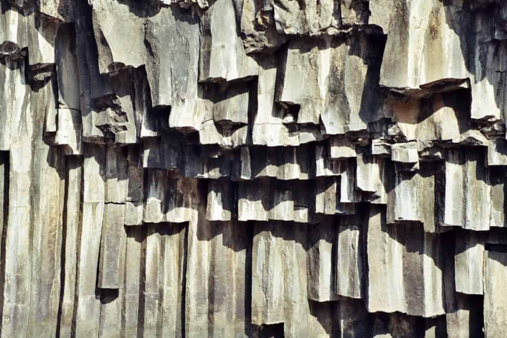 עמודוני משושים בבריכת המשושים