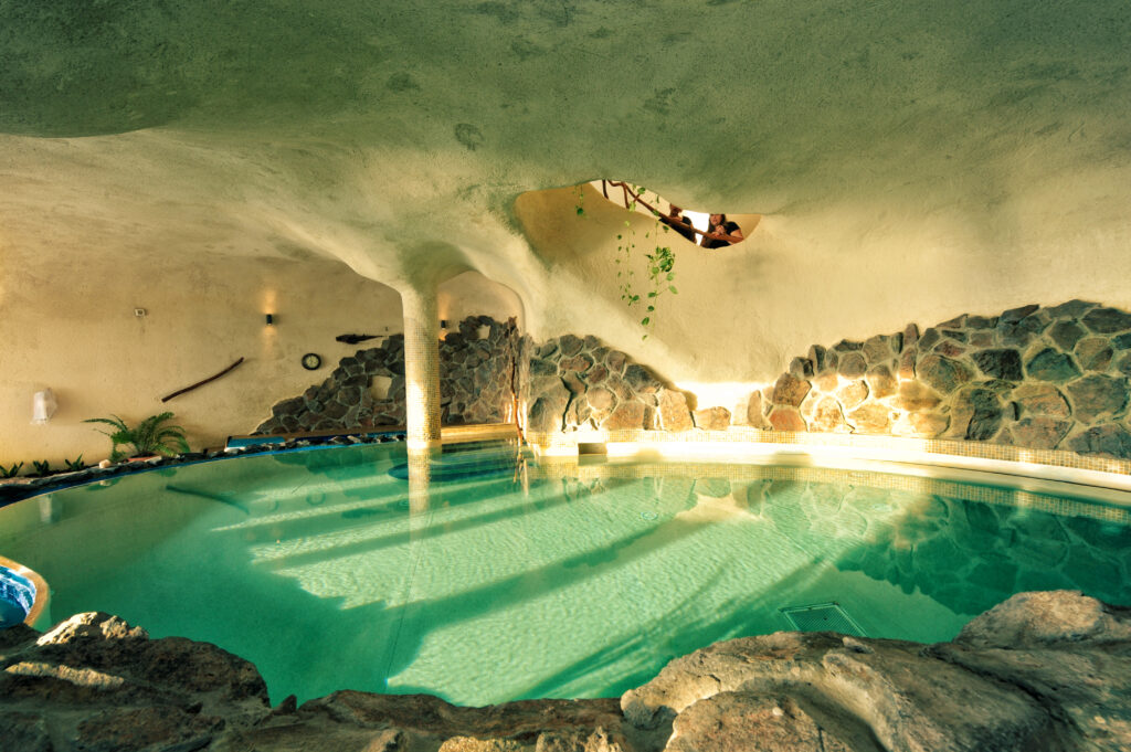 רוח על המים כפר חרוב