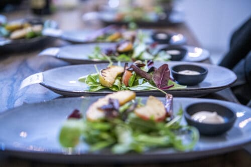 גיא אלעזרי השב היושב