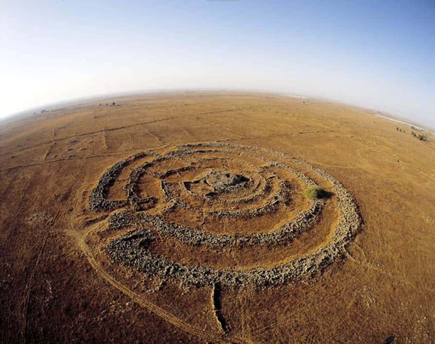 מגלגל הרפאים לכיפת נשרים