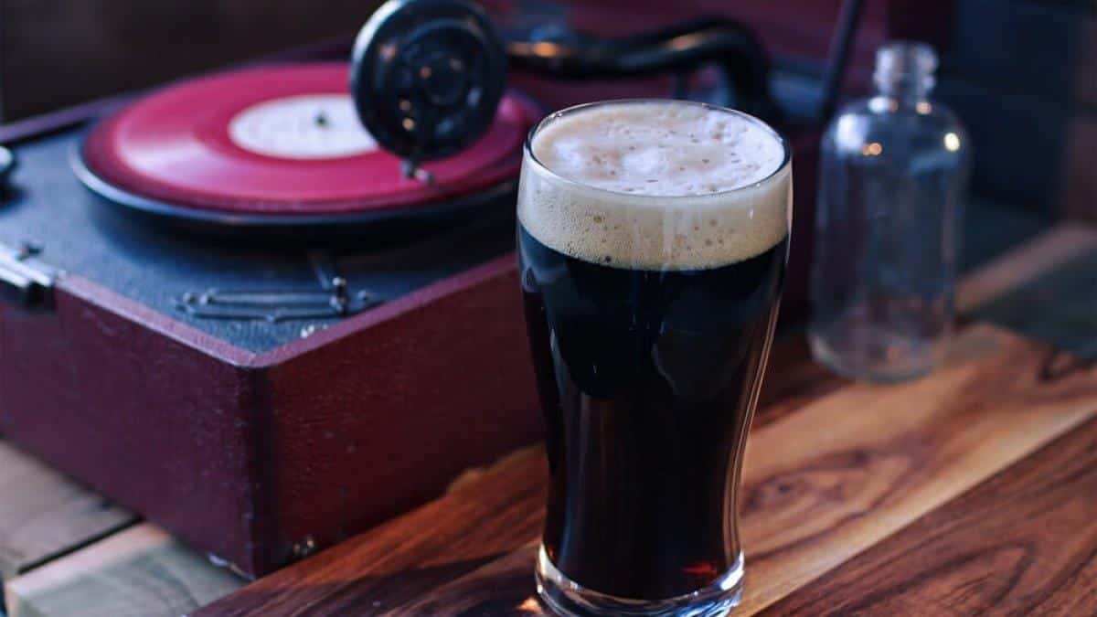 במה פתוח בבירה פס